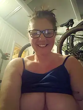 420curvybabe (G mature) - Sunday Evening Session