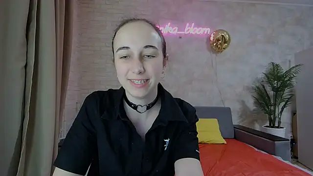  Anika_bloom chat room