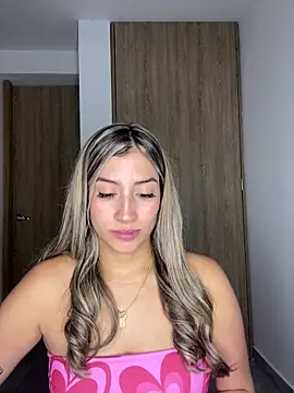 issabela_g1 (F young) - blowjob naked