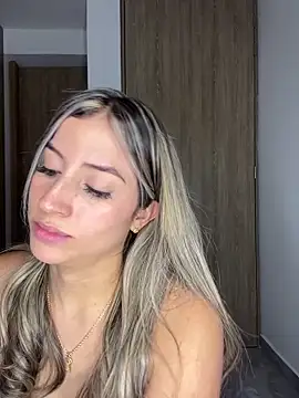 issabela_g1 (F young) - blowjob naked