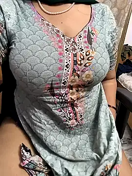 lovely_zara (F milf) - Please