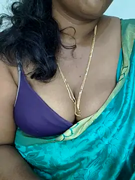 Boobs_Queen_Bubli from StripChat is Freechat