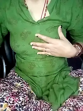 seema_bhabhi77 (F milf) - Show Boobs