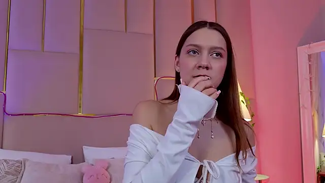 alicebrayan (F teen) - ass tease closer 😍