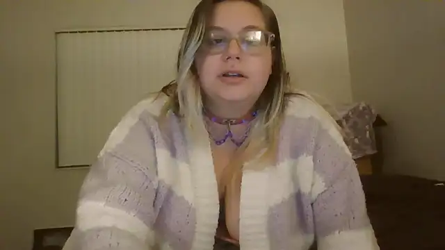 HoneyBear19 webcam