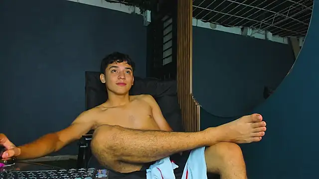 austin_cardieff (M twink) - semen on the table 💦