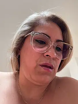 x_elena_x (F mature) - bites on my nipples