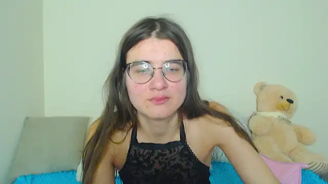 kittyy_kitty1 - Kittyy_kitty1's free webcam - UK Sex Cams