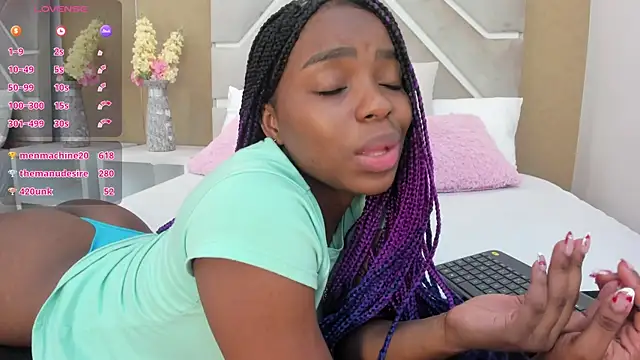 melany_ebonyy (F young) - TITS OUT