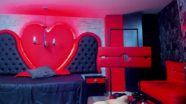 jaylen_bdsm (F young) - 🔥clamps  armpits and  lick  floor 🔥