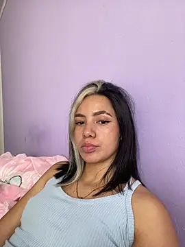 hannahb-e (F young) - Dildo in pussy Good morning