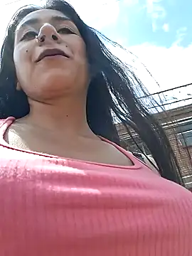 caroline__21 (F young) - showing my tits in public