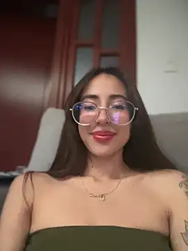 lauravasquez (F young) - Fingering Wet Pussyyy💦