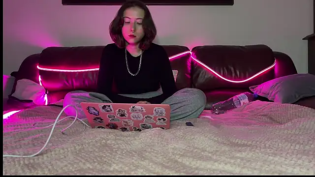 misswishh_ (F teen) - Show your submission to your Goddess