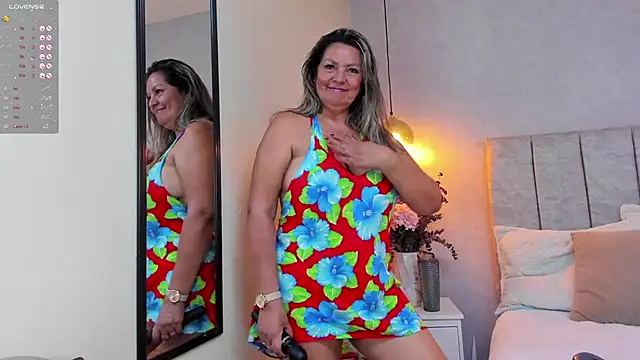 tutu_milf webcam