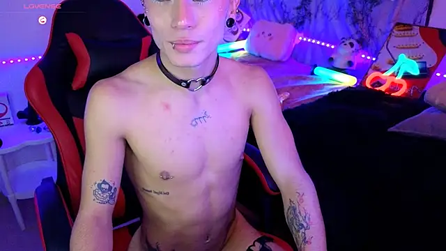 daimon_clark_ (M twink) - Lubric me my nipples