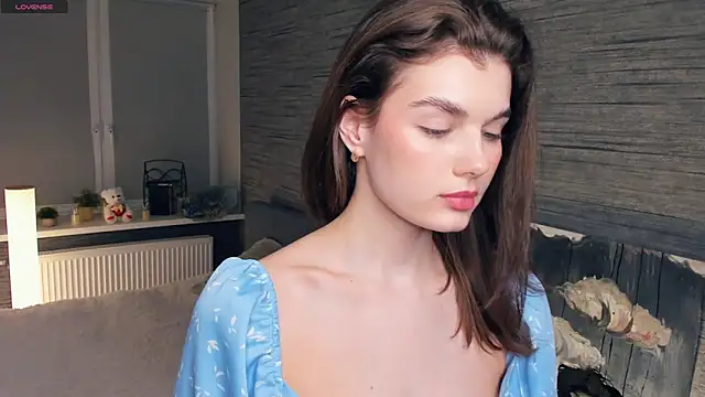 floradobb (F teen) - Tease you with my skirt!