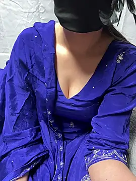 punjabi_jatti01 (F young) - Naked in public