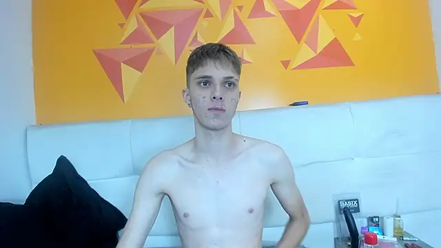 robinssonwild (M twink) - masturbate hard