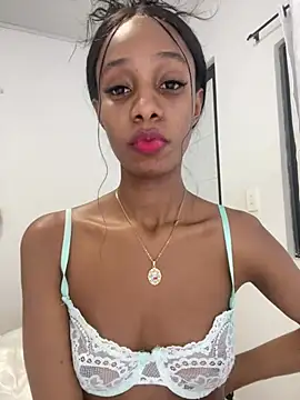 imaraa_ (F young) - 2 fingers in the pussy🥵