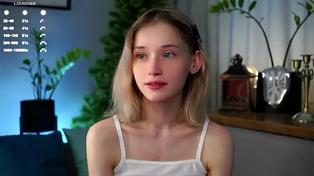 edlinhargus (F teen) - Crazy bouncing with hands behind my head