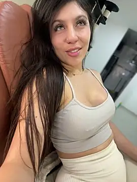 MiaJones21