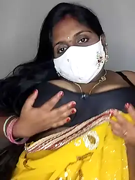 Sexy_Radhikaa