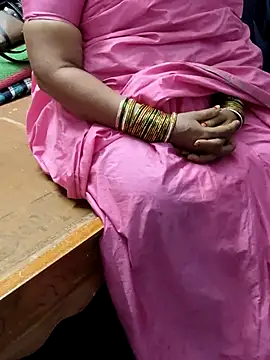 aadhyatelugu (F mature) - boobs open