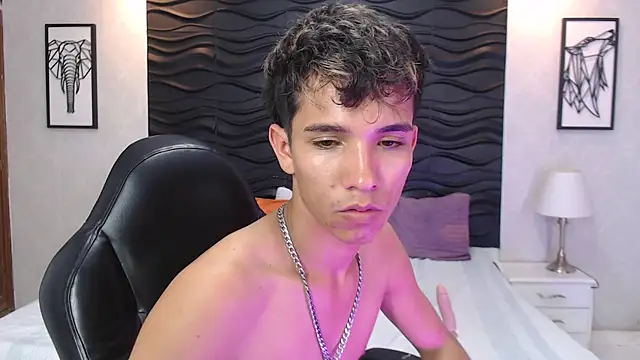 zeus_harrintong (M twink) - SHOW CUM AND DILDO #latino #colombia