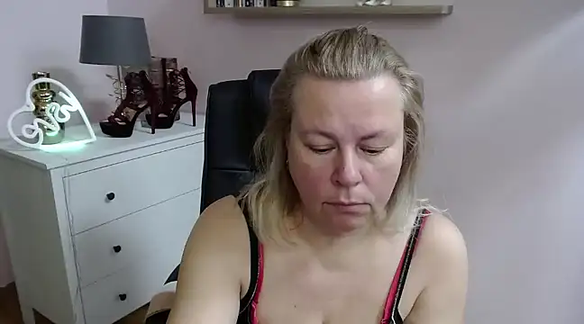 nancycream - NancyCREAM's free webcam - UK Sex Cams