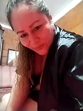 SluttyMilf79 webcam