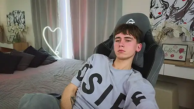 bad_boy9996 (M twink) - Cum Show