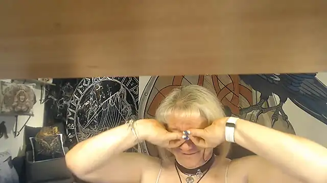 tittenmichelle - TittenMichelle's free webcam