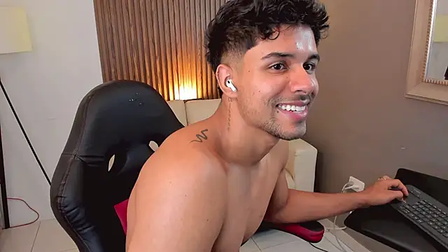 liam_collins21 (M young) - #anal-toys #beardy #big-ass #big-cocks #brunettes #cam2cam #colombian #dildo-or-vibrator #dirty-talk #doggy-style #erotic-dance #fingering #flexing #foot-fetish #gagging #gays #handjob #hd #humiliation #latin #masturbation #middle-priced-privates #muscular #penis-ring #recordable-privates #recordable-publics #small-audience #spanish-speaking #spanking #tattoos #trimmed #twerk #young