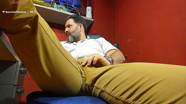 maxi_thebigdaddy (Ask my age) - Naked + Shot Cum