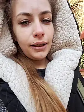 keli_jessi (F young) - Squirt in public park