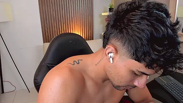 liam_collins21 (M young) - #anal-toys #beardy #big-ass #big-cocks #brunettes #cam2cam #colombian #dildo-or-vibrator #dirty-talk #doggy-style #erotic-dance #fingering #flexing #foot-fetish #gagging #gays #handjob #hd #humiliation #latin #masturbation #middle-priced-privates #muscular #penis-ring #recordable-privates #recordable-publics #small-audience #spanish-speaking #spanking #tattoos #trimmed #twerk #young