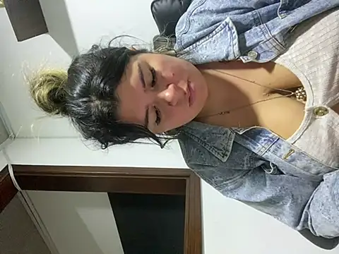 lia_22x - Lia_22x's free webcam