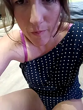 sexylayla1 (F milf) - Oil my titts ans slap them