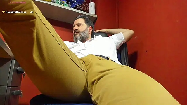 maxi_thebigdaddy (Ask my age) - Naked + Shot Cum