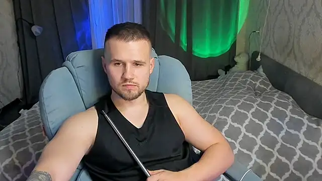 vladik_b (M young) - My massturbate and cum show guys