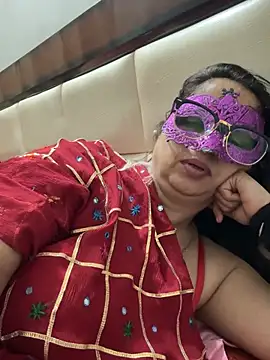 Webcam Model (Punjaban_Milf)  is live.Free join now!