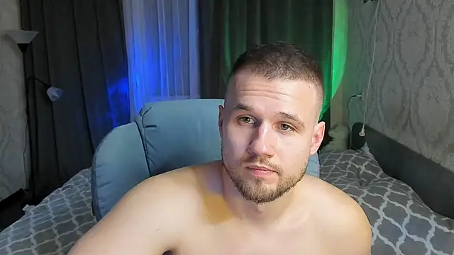 vladik_b (M young) - My massturbate and cum show guys