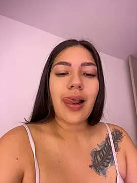 latina_vanessa (F young) - Play with tits