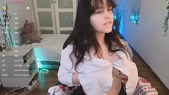 panngwa (F teen) - Squeeze my soft boobs under dress