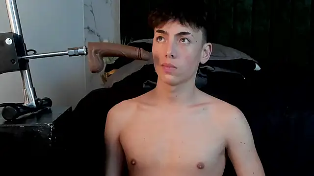 mattideluca (M twink) - fuck dildo for 5 minutes