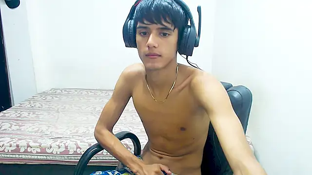 cris_curry (M twink) - complety naked