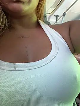 amber_martins_ (F young) - plug In my rich ass😍