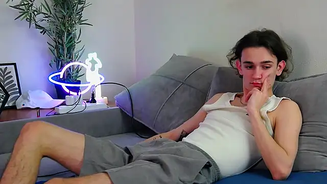 jonnyleu (M twink) - Cum shot