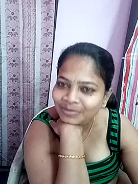 sexyy983616 (F milf) - New mobile